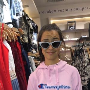 Meet your Posher, Ana